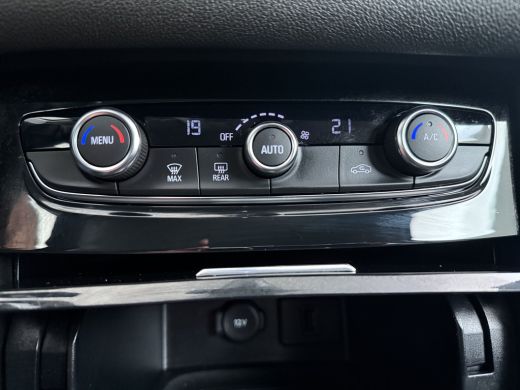 Opel Grandland 1.6 Turbo Plug-In Hybrid Level 4 / Navigatie / Camera / Parkeersensoren / Carplay / Dodehoek / LE... ActivLease financial lease