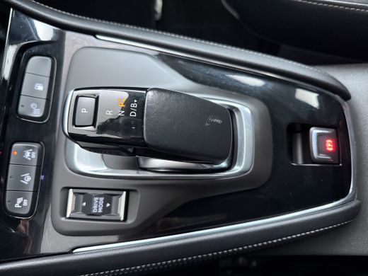 Opel Grandland 1.6 Turbo Plug-In Hybrid Level 4 / Navigatie / Camera / Parkeersensoren / Carplay / Dodehoek / LE... ActivLease financial lease