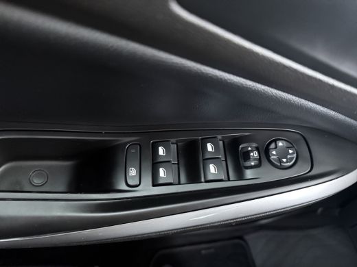 Opel Grandland 1.6 Turbo Plug-In Hybrid Level 4 / Navigatie / Camera / Parkeersensoren / Carplay / Dodehoek / LE... ActivLease financial lease