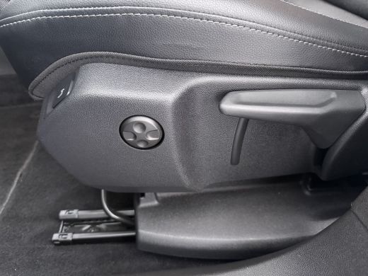 Opel Grandland 1.6 Turbo Plug-In Hybrid Level 4 / Navigatie / Camera / Parkeersensoren / Carplay / Dodehoek / LE... ActivLease financial lease