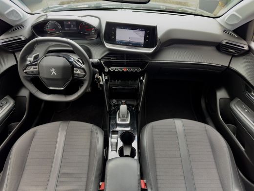 Peugeot 208 1.2 AUT8 ALLURE NAVI AIRCO APPLE-CARPLAY LED LMV PDC ActivLease financial lease
