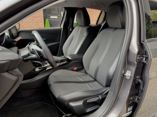 Peugeot 208 1.2 AUT8 ALLURE NAVI AIRCO APPLE-CARPLAY LED LMV PDC ActivLease financial lease