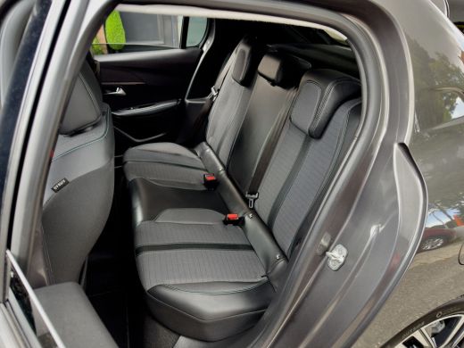 Peugeot 208 1.2 AUT8 ALLURE NAVI AIRCO APPLE-CARPLAY LED LMV PDC ActivLease financial lease