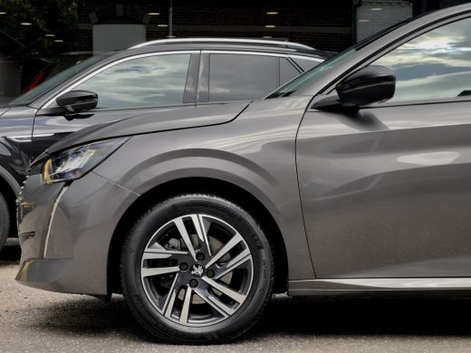 Peugeot 208 1.2 AUT8 ALLURE NAVI AIRCO APPLE-CARPLAY LED LMV PDC ActivLease financial lease