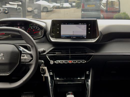 Peugeot 208 1.2 AUT8 ALLURE NAVI AIRCO APPLE-CARPLAY LED LMV PDC ActivLease financial lease