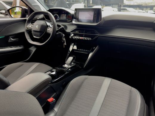 Peugeot 208 1.2 AUT8 ALLURE NAVI AIRCO APPLE-CARPLAY LED LMV PDC ActivLease financial lease