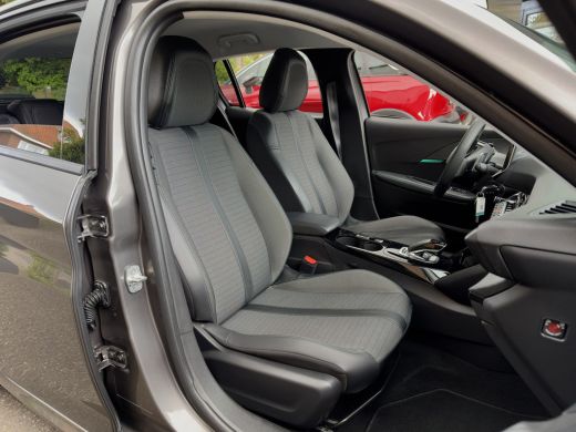 Peugeot 208 1.2 AUT8 ALLURE NAVI AIRCO APPLE-CARPLAY LED LMV PDC ActivLease financial lease