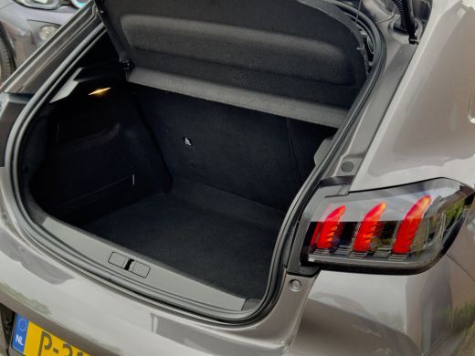 Peugeot 208 1.2 AUT8 ALLURE NAVI AIRCO APPLE-CARPLAY LED LMV PDC ActivLease financial lease