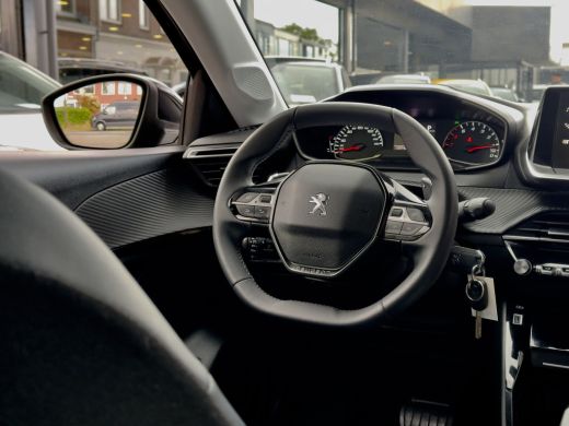 Peugeot 208 1.2 AUT8 ALLURE NAVI AIRCO APPLE-CARPLAY LED LMV PDC ActivLease financial lease