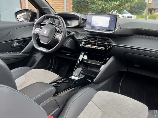 Peugeot 208 1.2 AUT8 GT-PACK 131PK PANODAK LEDER NAVI CAMERA DIGI-DASH LED LMV PDC ActivLease financial lease