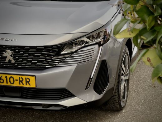 Peugeot 5008 1.2 AUT8 ALLURE-PACK 7PERS DESIGNO-LEDER NAVI CAMERA DIGI-DASH APPLE-CARPLAY LED LMV PDC ActivLease financial lease