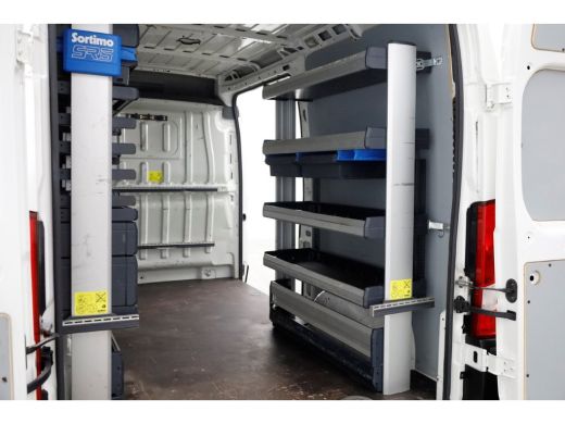 Peugeot Boxer 335 2.0 BlueHDI 130pk L2H2 Premium Airco/Navi/Inrichting 10-2019 ActivLease financial lease