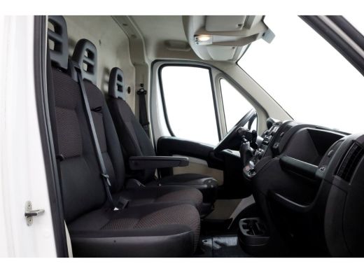 Peugeot Boxer 335 2.0 BlueHDI 130pk L2H2 Premium Airco/Navi/Inrichting 10-2019 ActivLease financial lease