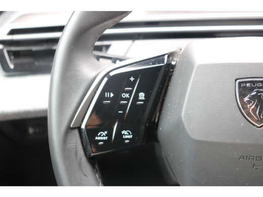 Peugeot e-3008 Allure Avantage 210 73 kWh | Navi | Warmtepomp | Trekhaak | Stoelverw. | Dodehoek | Keyless | Cam... ActivLease financial lease