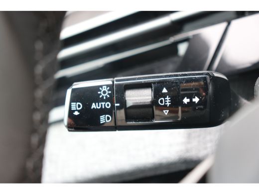 Peugeot e-3008 Allure Avantage 210 73 kWh | Navi | Warmtepomp | Trekhaak | Stoelverw. | Dodehoek | Keyless | Cam... ActivLease financial lease