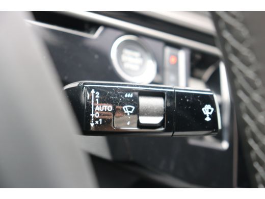 Peugeot e-3008 Allure Avantage 210 73 kWh | Navi | Warmtepomp | Trekhaak | Stoelverw. | Dodehoek | Keyless | Cam... ActivLease financial lease