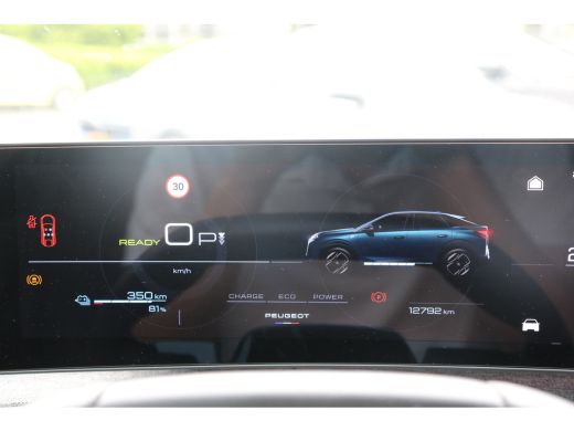 Peugeot e-3008 Allure Avantage 210 73 kWh | Navi | Warmtepomp | Trekhaak | Stoelverw. | Dodehoek | Keyless | Cam... ActivLease financial lease