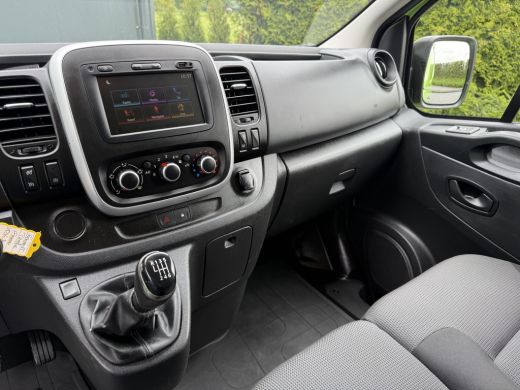 Renault Trafic 1.6 dCi / L1H1 / 1e EIG. / BOTT INRICHTING / TREKHAAK / IMPERIAAL / 3-ZITS / AIRCO / CRUISE / NAVI ActivLease financial lease