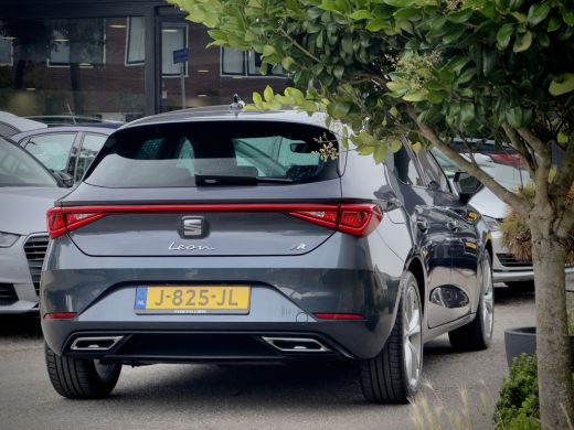 Seat Leon 1.0 TSI FR LAUNCH EDITION 95D.KM!! LEDER NAVI DIGI-DASH APPLE-CARPLAY LED LMV PDC ActivLease financial lease