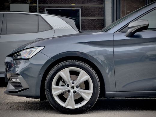 Seat Leon 1.0 TSI FR LAUNCH EDITION 95D.KM!! LEDER NAVI DIGI-DASH APPLE-CARPLAY LED LMV PDC ActivLease financial lease