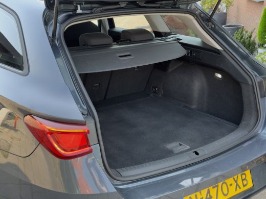 Seat Leon Sportstourer 1.5 TSI STYLE APPLE-CARPLAY PARK-ASSIST AIRCO LED LMV PDC ActivLease financial lease