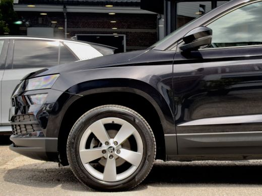 Skoda Karoq 1.0 TSI EDITION DESIGNO-INT NAVI AIRCO APPLE-CARPLAY PARK-ASSIST LED LMV PDC ActivLease financial lease