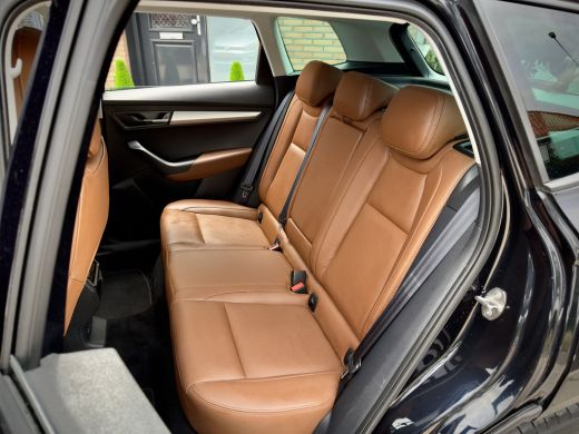 Skoda Karoq 1.5 TSI AUT7/DSG ACT EDITION LEDER NAVI AIRCO PARK-ASSIST APPLE-CARPLAY LED LMV PDC ActivLease financial lease