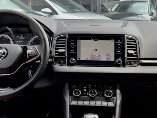 Skoda Karoq 1.5 TSI AUT7/DSG ACT EDITION LEDER NAVI AIRCO PARK-ASSIST APPLE-CARPLAY LED LMV PDC ActivLease financial lease