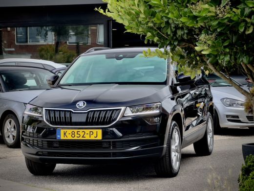 Skoda Karoq 1.5 TSI AUT7/DSG ACT EDITION LEDER NAVI AIRCO PARK-ASSIST APPLE-CARPLAY LED LMV PDC ActivLease financial lease