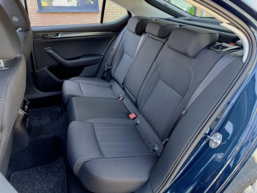 Skoda Superb 1.4 TSI iV AUT6 EDITION PLUS PANODAK NAVI CAMERA DIGI-DASH APPLE-CARPLAY LED LMV PDC ActivLease financial lease