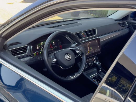 Skoda Superb 1.4 TSI iV AUT6 EDITION PLUS PANODAK NAVI CAMERA DIGI-DASH APPLE-CARPLAY LED LMV PDC ActivLease financial lease