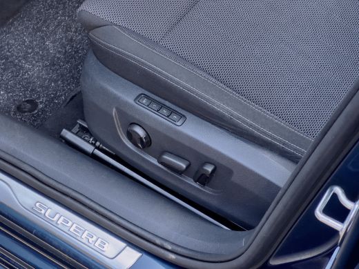 Skoda Superb 1.4 TSI iV AUT6 EDITION PLUS PANODAK NAVI CAMERA DIGI-DASH APPLE-CARPLAY LED LMV PDC ActivLease financial lease