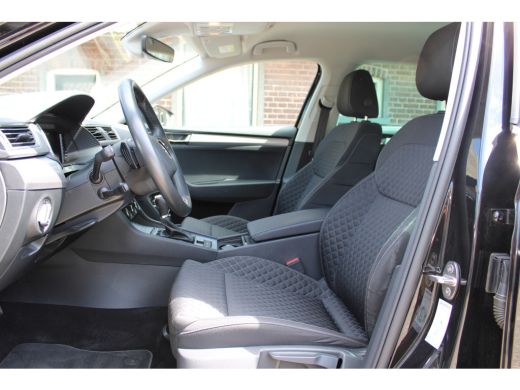 Skoda Superb Combi 1.4 TSI iV Business Edition SOh 92% NAVI LED ECC STANDKACHEL 58000KM!!! ActivLease financial lease