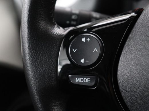 Toyota Aygo 1.0 VVT-i x-joy | Carplay | Camera | DAB | Climate control | Speedlimiter | Bluetooth ActivLease financial lease