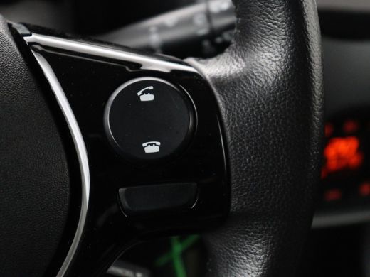 Toyota Aygo 1.0 VVT-i x-joy | Carplay | Camera | DAB | Climate control | Speedlimiter | Bluetooth ActivLease financial lease
