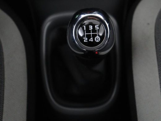 Toyota Aygo 1.0 VVT-i x-joy | Carplay | Camera | DAB | Climate control | Speedlimiter | Bluetooth ActivLease financial lease