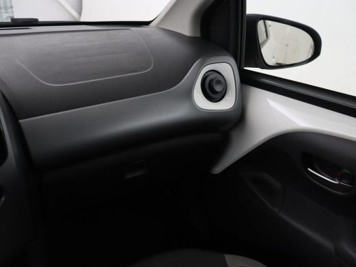 Toyota Aygo 1.0 VVT-i x-joy | Carplay | Camera | DAB | Climate control | Speedlimiter | Bluetooth ActivLease financial lease