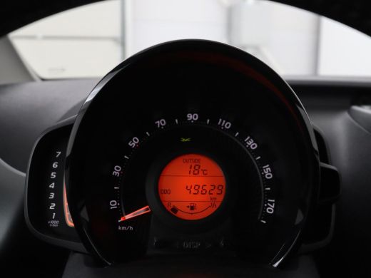 Toyota Aygo 1.0 VVT-i x-joy | Carplay | Camera | DAB | Climate control | Speedlimiter | Bluetooth ActivLease financial lease