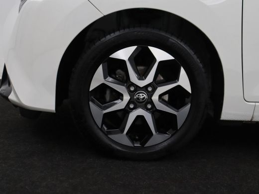 Toyota Aygo 1.0 VVT-i x-joy | Carplay | Camera | DAB | Climate control | Speedlimiter | Bluetooth ActivLease financial lease