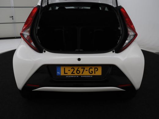 Toyota Aygo 1.0 VVT-i x-joy | Carplay | Camera | DAB | Climate control | Speedlimiter | Bluetooth ActivLease financial lease