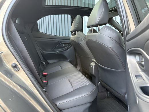 Toyota Yaris 1.5 Hybrid 130 Executive | Panodak | JBL | Head Up | Stuur & Stoel verw. | Premium Pack | Prijs R... ActivLease financial lease