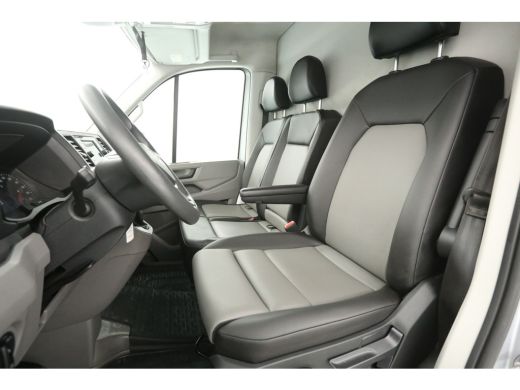 Volkswagen Crafter 2.0 TDI 177PK L3H3 | Automaat | 3000kg Trekgew. | Trekhaak | Airco | Camera | 3 Zits | Cruise | 2... ActivLease financial lease