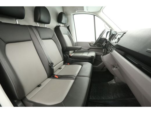 Volkswagen Crafter 2.0 TDI 177PK L3H3 | Automaat | 3000kg Trekgew. | Trekhaak | Airco | Camera | 3 Zits | Cruise | 2... ActivLease financial lease