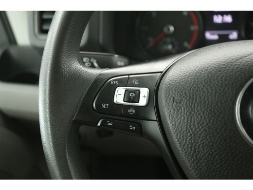 Volkswagen Crafter 2.0 TDI 177PK L3H3 | Automaat | 3000kg Trekgew. | Trekhaak | Airco | Camera | 3 Zits | Cruise | 2... ActivLease financial lease