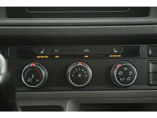 Volkswagen Crafter 2.0 TDI 177PK L3H3 | Automaat | 3000kg Trekgew. | Trekhaak | Airco | Camera | 3 Zits | Cruise | 2... ActivLease financial lease