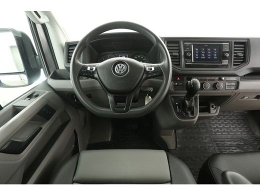 Volkswagen Crafter 2.0 TDI 177PK L3H3 | Automaat | 3000kg Trekgew. | Trekhaak | Airco | Camera | 3 Zits | Cruise | 2... ActivLease financial lease