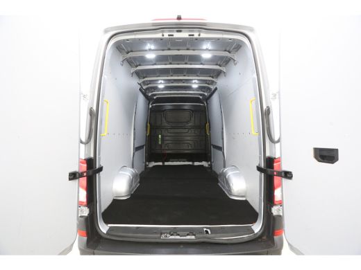 Volkswagen Crafter 2.0 TDI 177PK L3H3 | Automaat | 3000kg Trekgew. | Trekhaak | Airco | Camera | 3 Zits | Cruise | 2... ActivLease financial lease