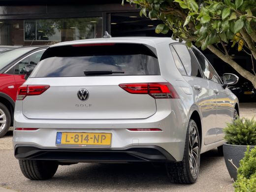 Volkswagen Golf 1.0 TSI LIFE NAVI DIGI-DASH APPLE-CARPLAY LED LMV PDC ActivLease financial lease