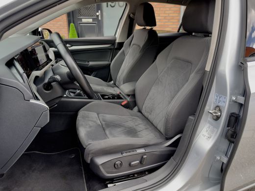 Volkswagen Golf 1.0 TSI LIFE NAVI DIGI-DASH APPLE-CARPLAY LED LMV PDC ActivLease financial lease