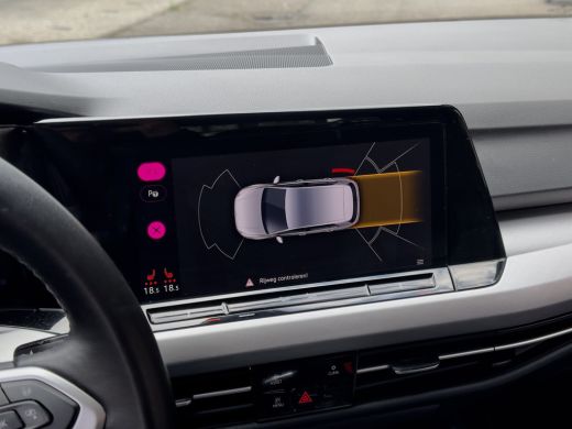 Volkswagen Golf 1.0 TSI LIFE NAVI DIGI-DASH APPLE-CARPLAY LED LMV PDC ActivLease financial lease